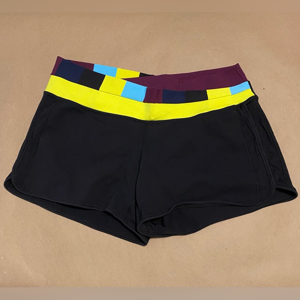 Lululemon || Astro Short - Black / Split Pea / Pow Stripe Split Pea
